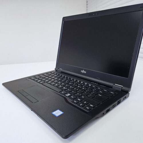 Fujitsu 14" i3-8/8GB/256GB/FHD/W11 Pro Refurbished Zwart